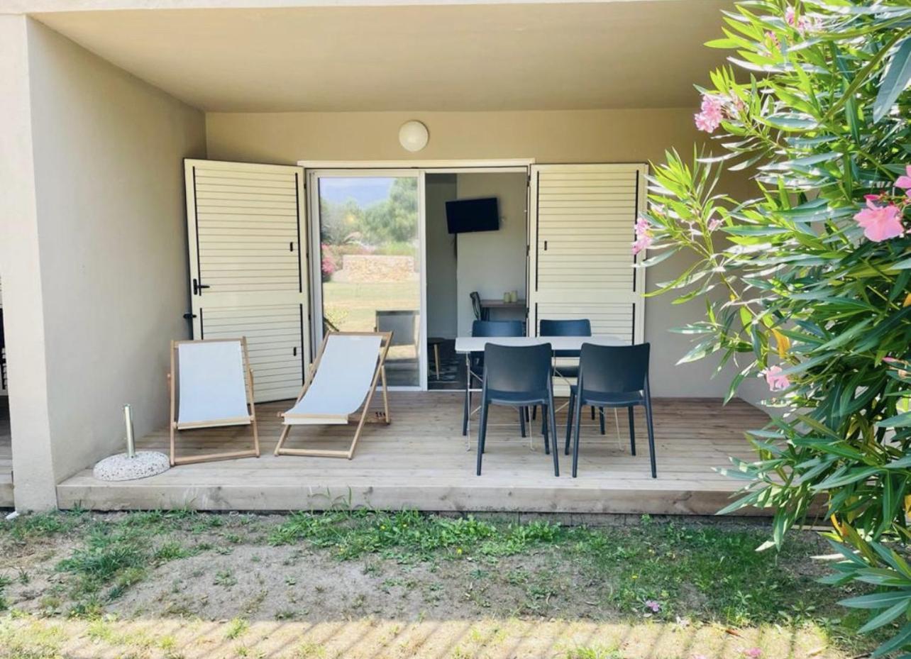 Fiori Di Cala Rossa Residence Hoteliere Lecci Luaran gambar