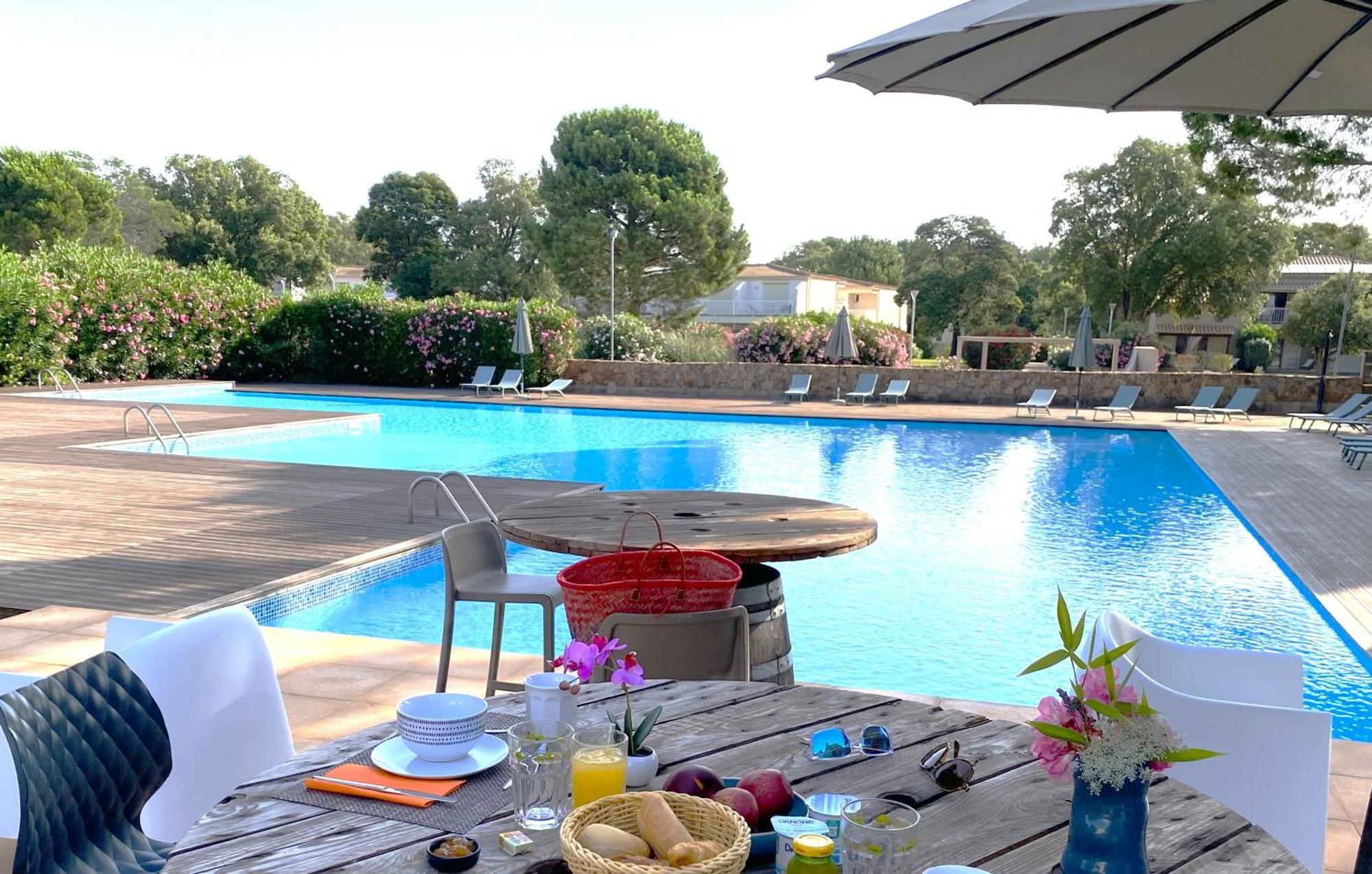 Fiori Di Cala Rossa Residence Hoteliere Lecci Luaran gambar