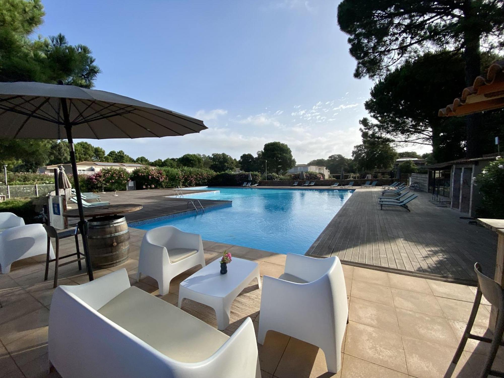 Fiori Di Cala Rossa Residence Hoteliere Lecci Luaran gambar