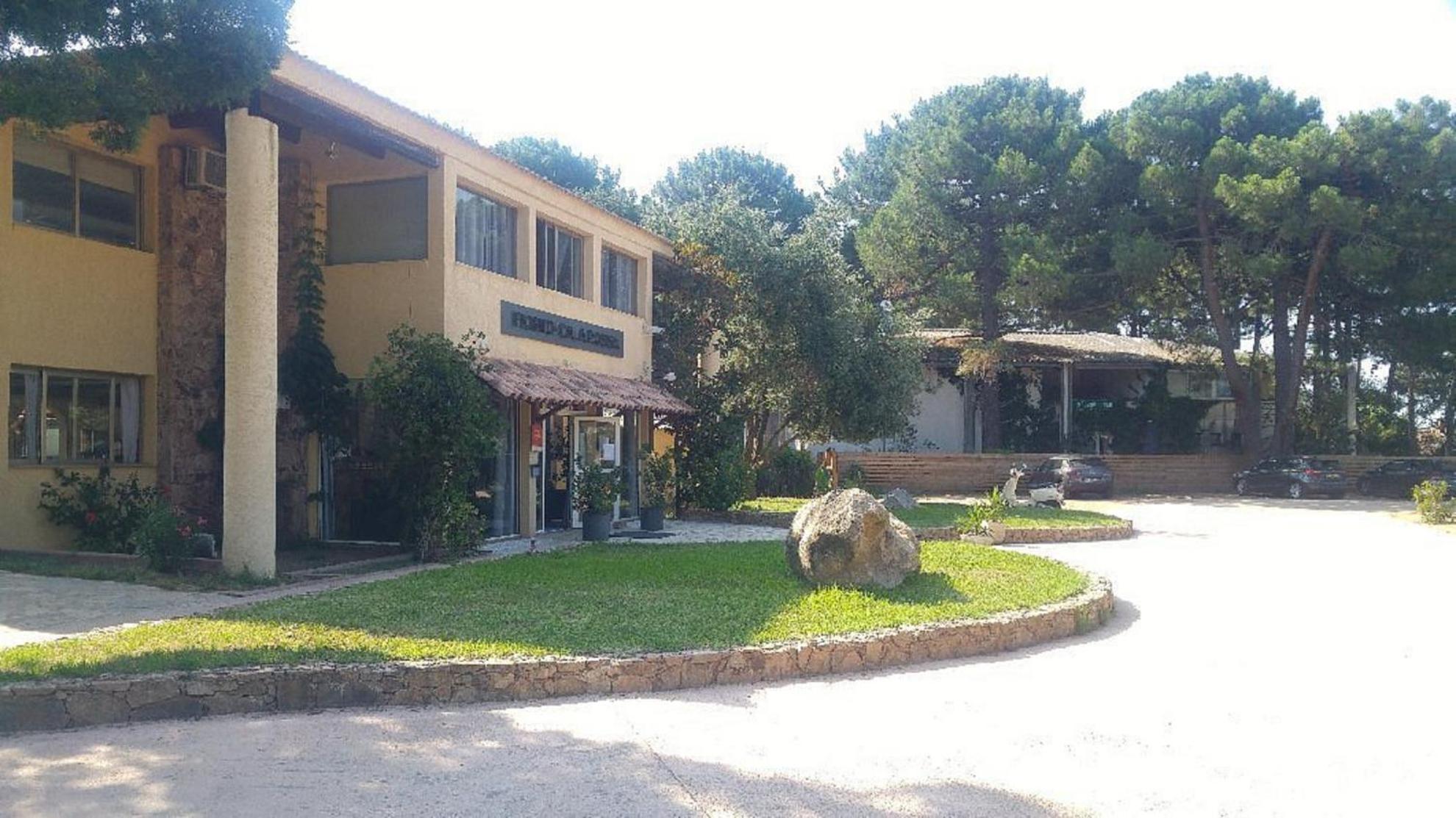 Fiori Di Cala Rossa Residence Hoteliere Lecci Luaran gambar