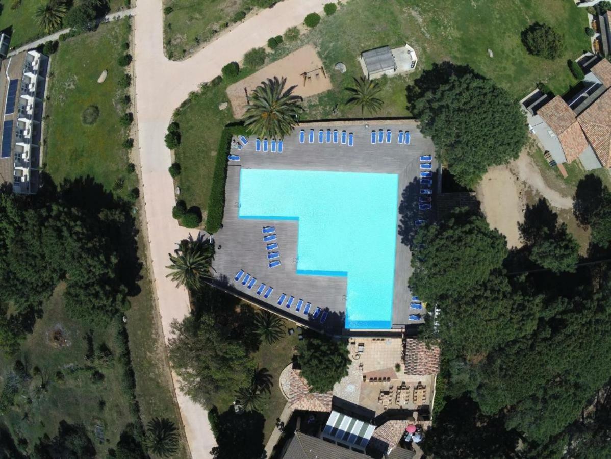 Fiori Di Cala Rossa Residence Hoteliere Lecci Luaran gambar
