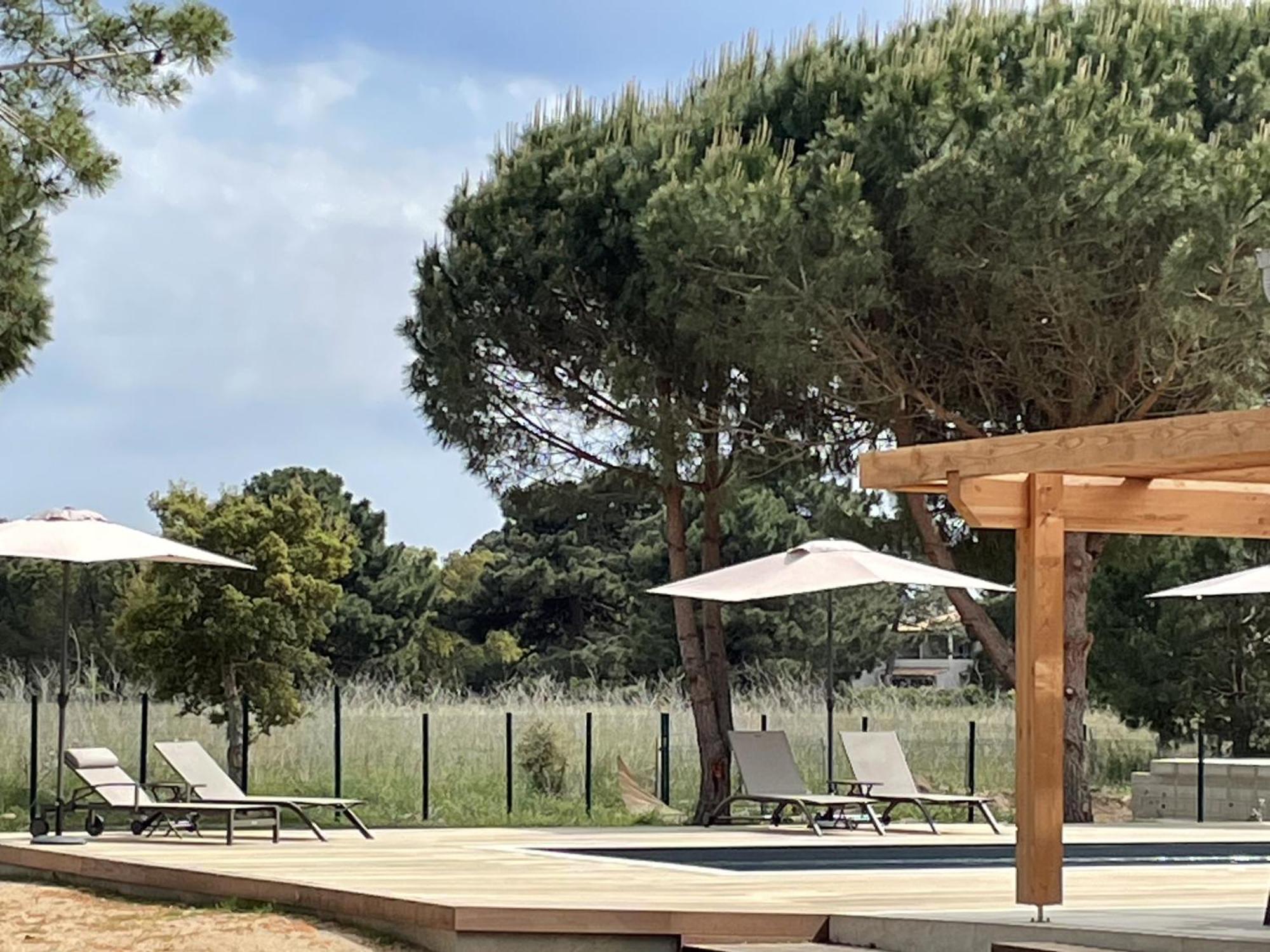 Fiori Di Cala Rossa Residence Hoteliere Lecci Luaran gambar