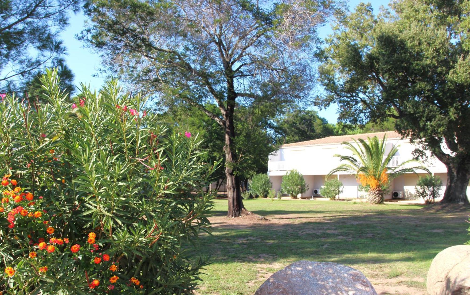 Fiori Di Cala Rossa Residence Hoteliere Lecci Luaran gambar