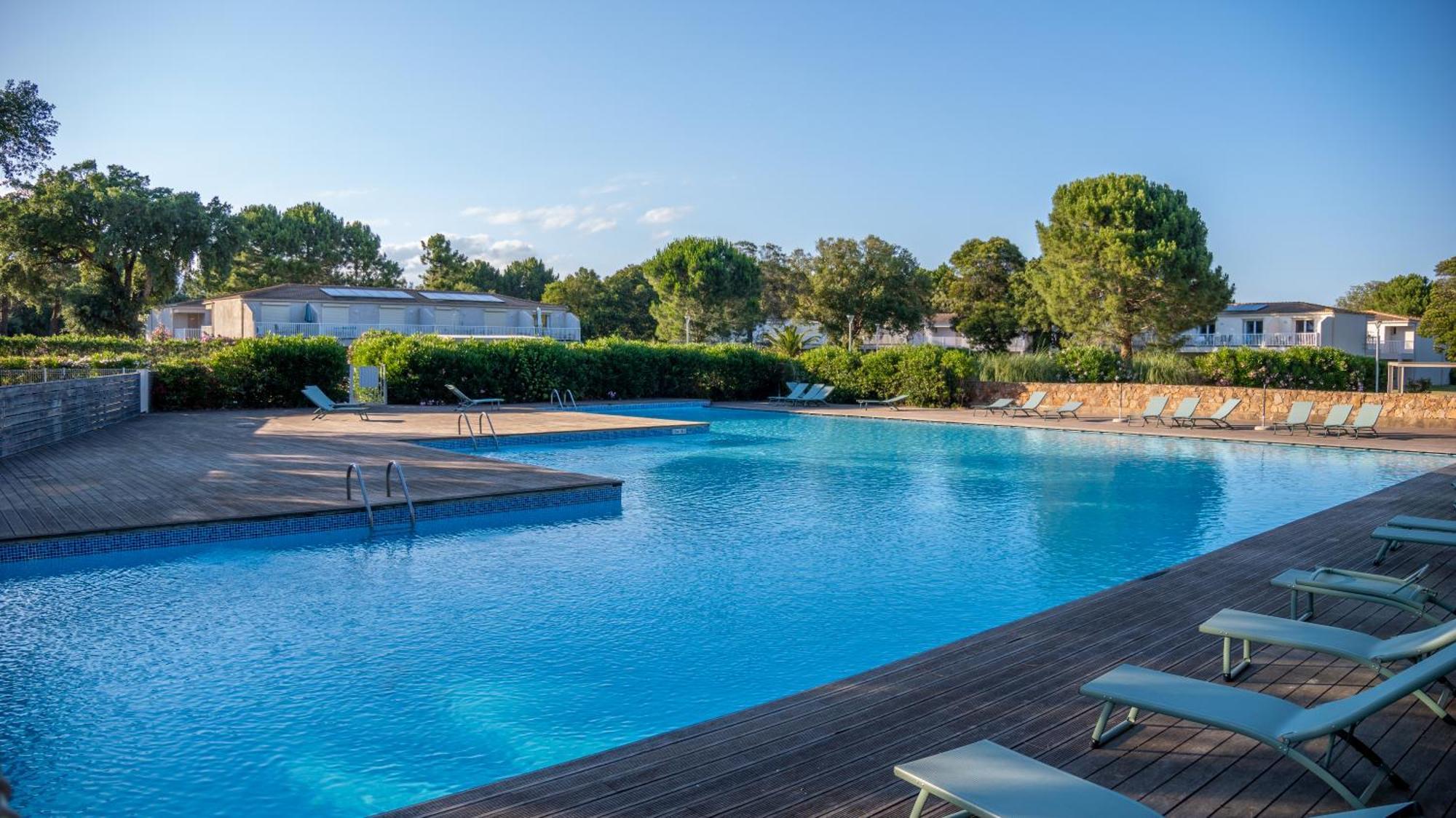 Fiori Di Cala Rossa Residence Hoteliere Lecci Luaran gambar