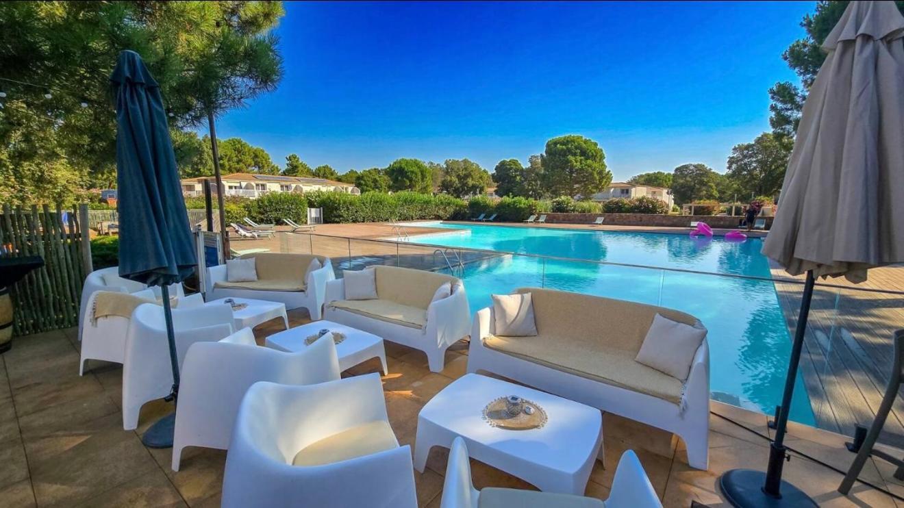 Fiori Di Cala Rossa Residence Hoteliere Lecci Luaran gambar